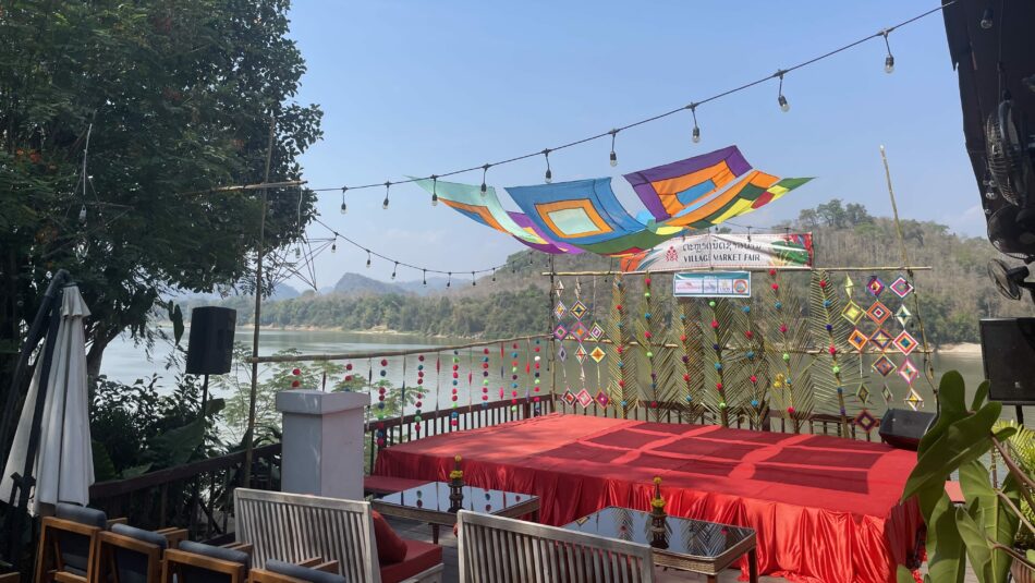 Ock pop Tock, Laos